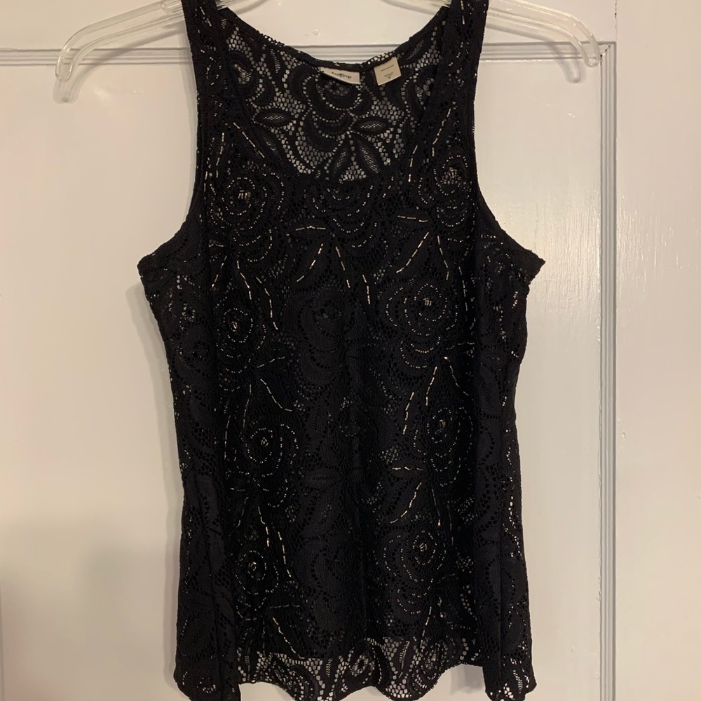 Buckle top